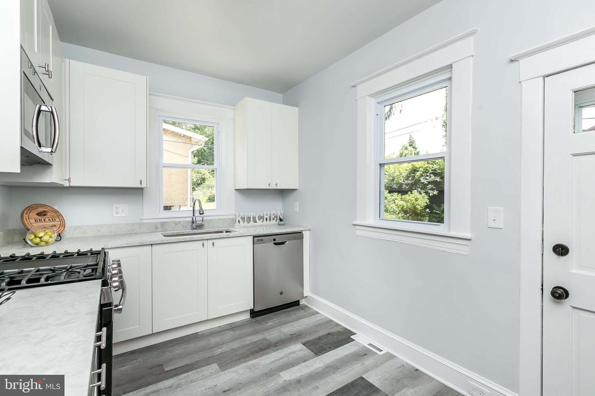 3119 Cedarhurst Road Baltimore, MD 21214 - Photo 8 of 34 Kitchen