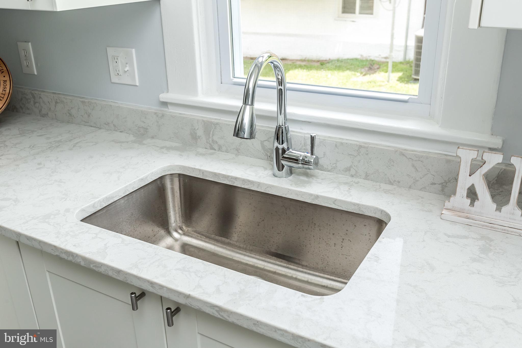 3119 Cedarhurst Road Baltimore, MD 21214 - Photo 10 of 34