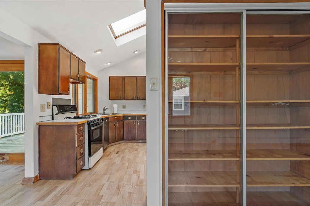 6 Wright Road Peabody, MA 01960 - Photo 7 of 41 Gallery Image 7