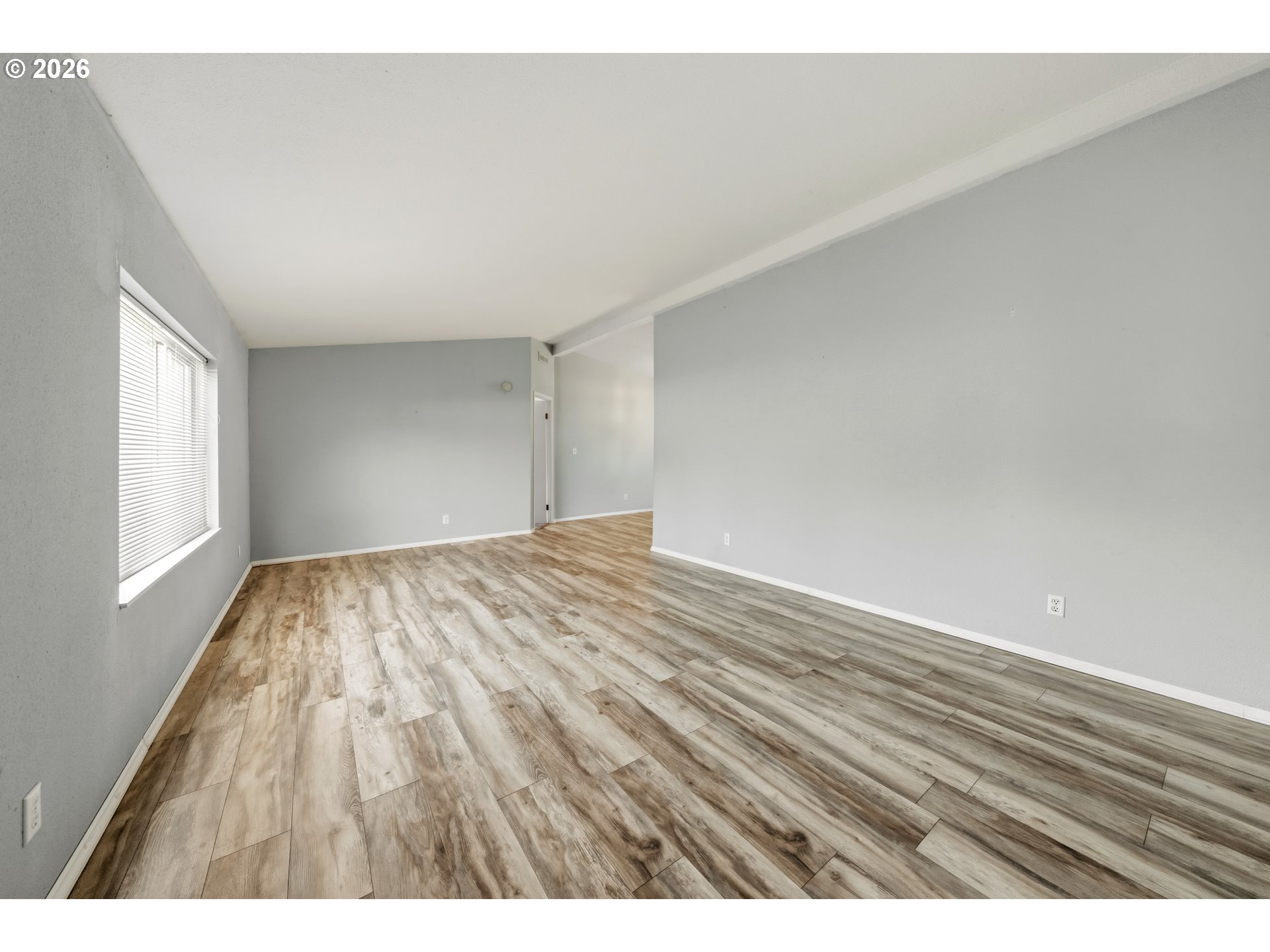 180 Twin Oaks Loop Winston, OR 97496 - Photo 7 of 43 Living Room