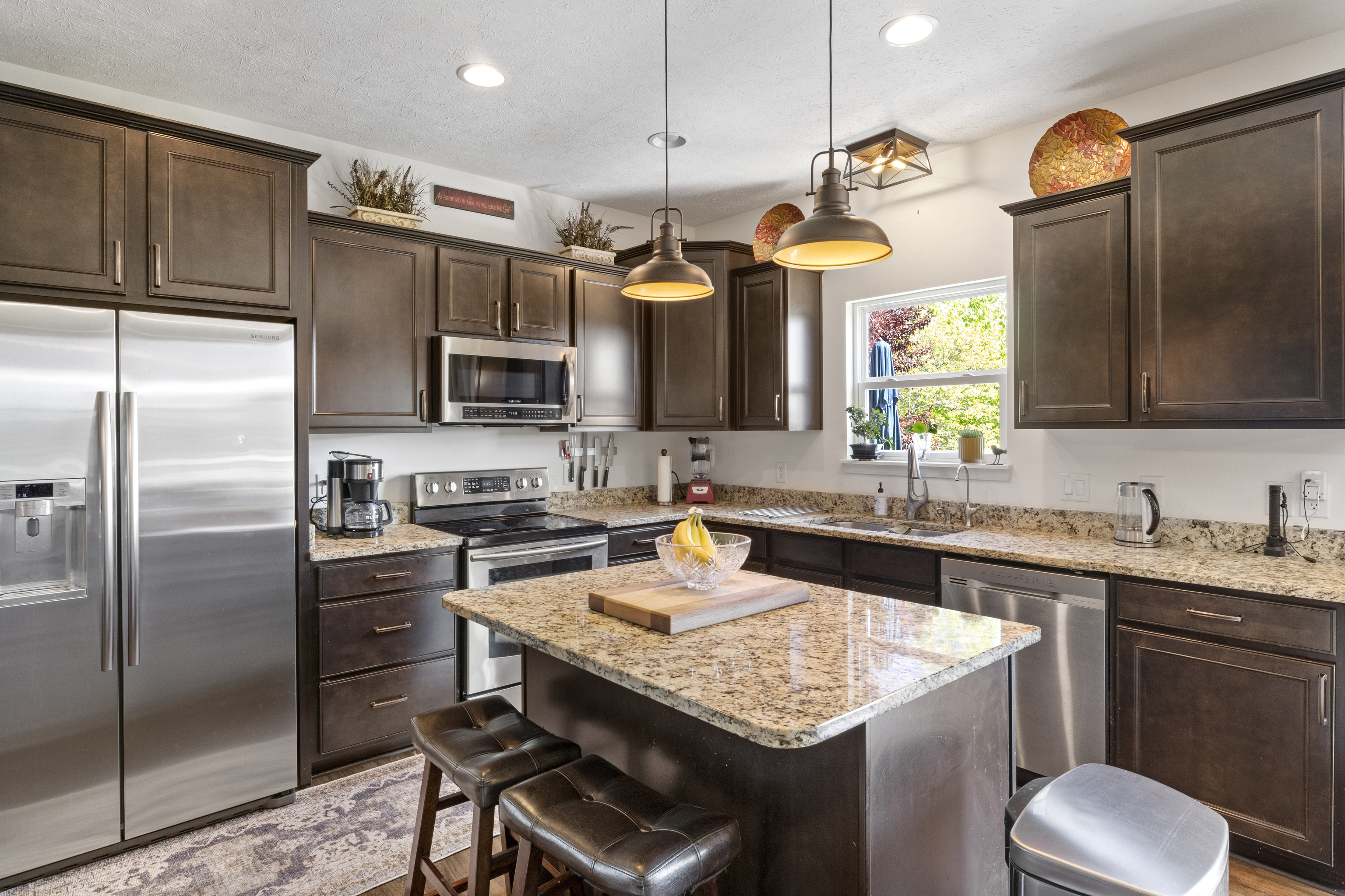 7556 Sunset Ridge Parkway Indianapolis, IN 46259 - Photo 8 of 48