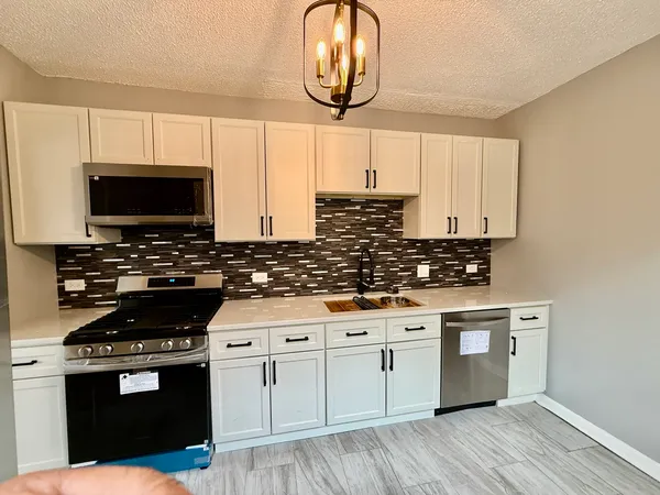 $287,000 | 7945 South Perry Avenue, Chicago, IL 60620