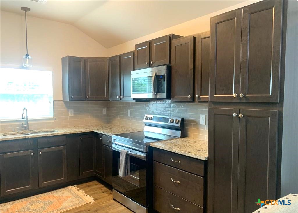 3601 Hanselman Road Victoria, TX 77901 - Photo 7 of 20