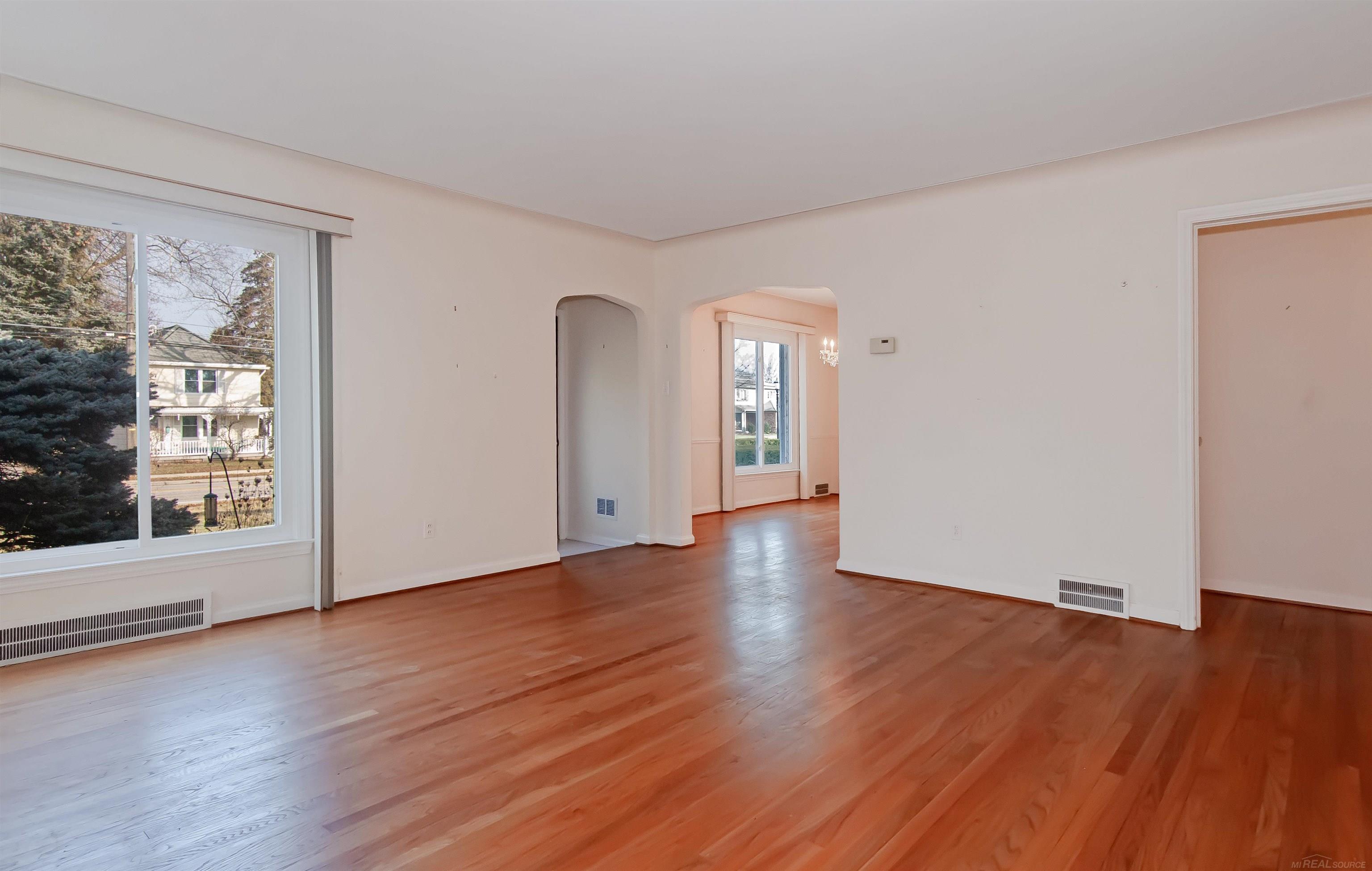 83 Vernier Road Grosse Pointe Shores, MI 48236 - Photo 5 of 32
