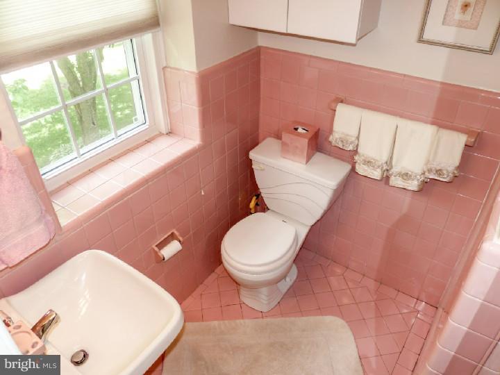 1117 Coventry Road Cheltenham, PA 19012 - Photo 14 of 25 Master Bathroom