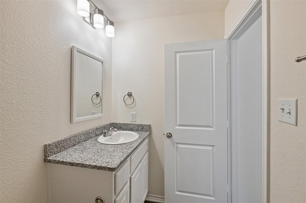 805 South 6th Street Bonham, TX 75418 - Photo 18 of 22