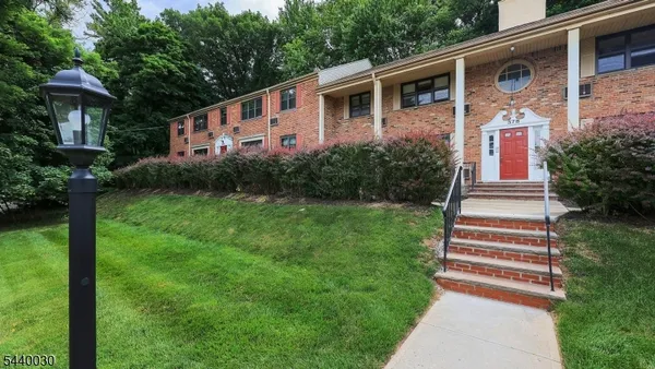 $299,000 | 37 Sandra Circle, Unit 4, Westfield, NJ 07090