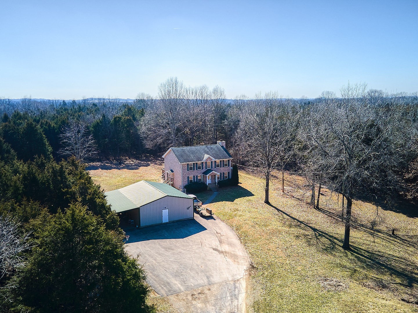7042 Murfreesboro Road Lebanon, TN 37090 - Photo 2 of 43 a view of a terrace with a bench