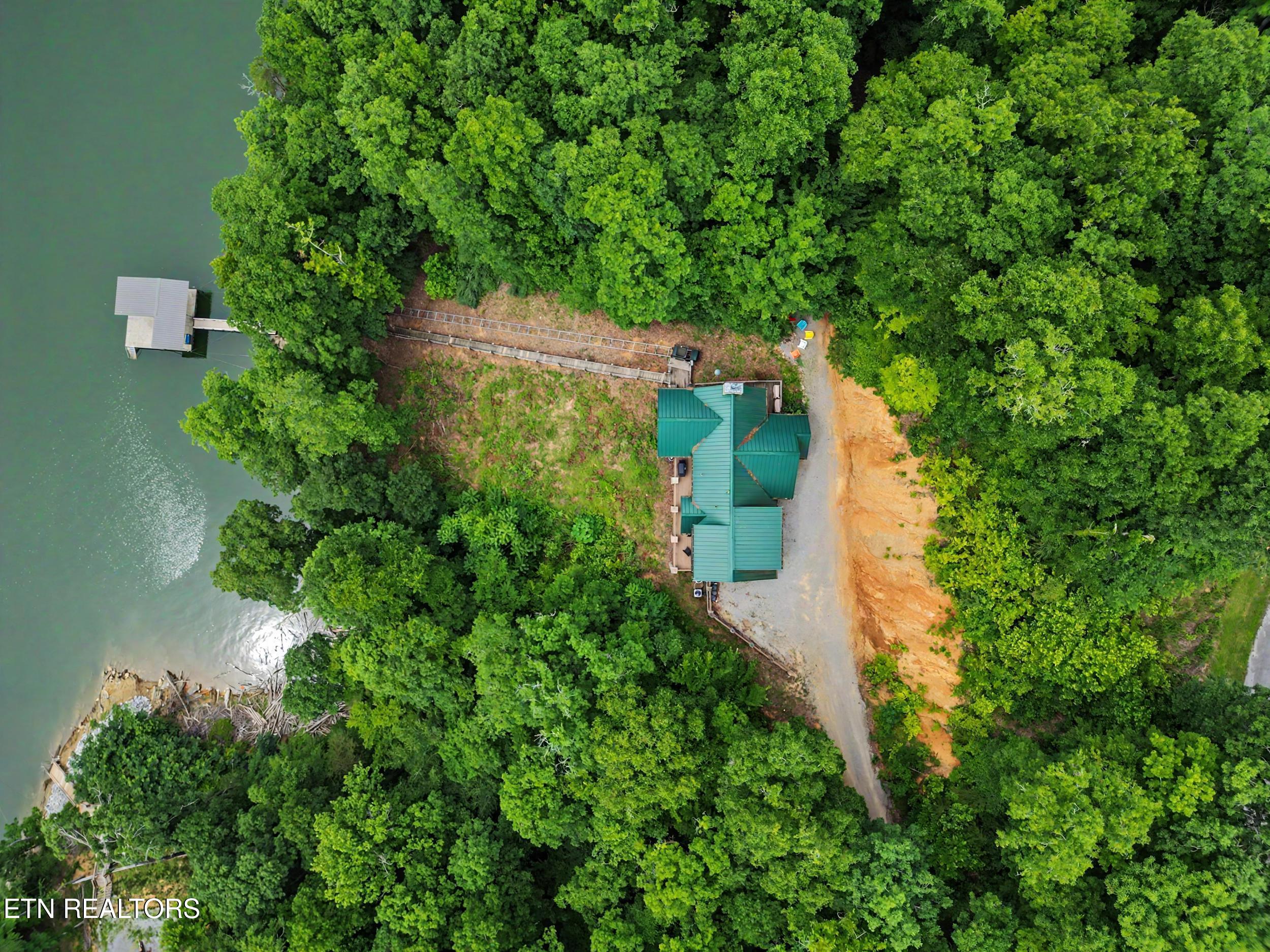 836-835 Jacks Bluff Road New Tazewell, TN 37825 - Photo 48 of 53 47_dji_0035.png