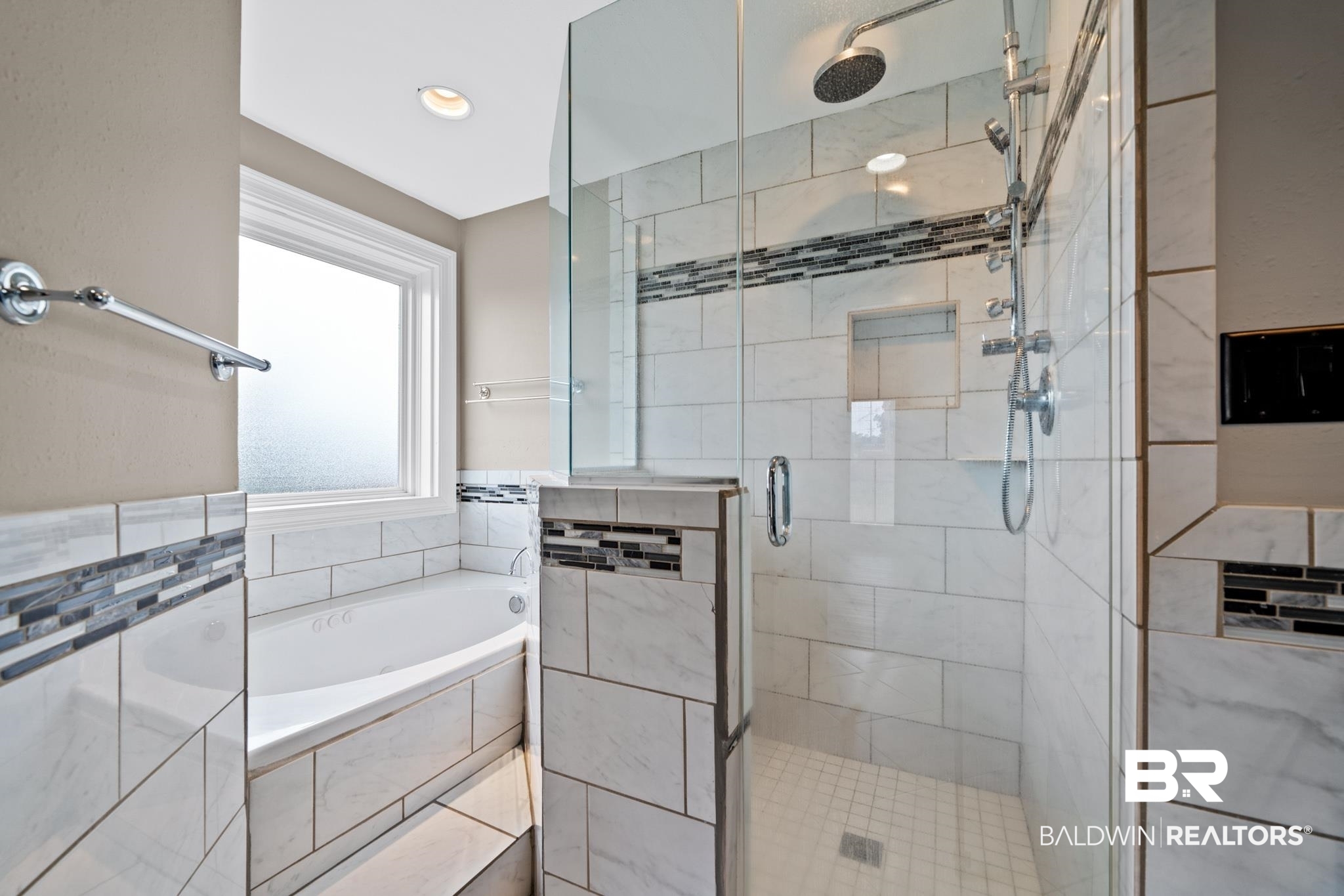 4586 Spinnaker Way Orange Beach, AL 36561 - Photo 22 of 37 Primary Bath