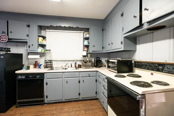 $9,000 | 637 South Lowry Street, Smyrna, TN 37167