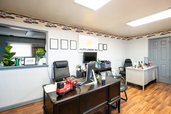 $9,000 | 637 South Lowry Street, Smyrna, TN 37167