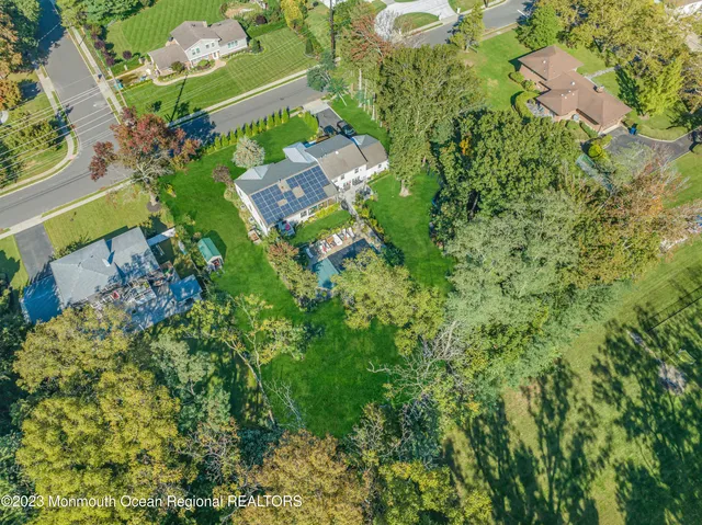 a view of house with garden