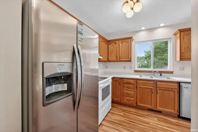 $334,900 | 10449 Charles Street, Osceola, IN 46561