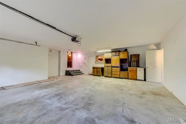 $200,000 | 311 Utz Lane, Hazelwood, MO 63042