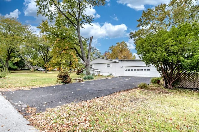 $200,000 | 311 Utz Lane, Hazelwood, MO 63042