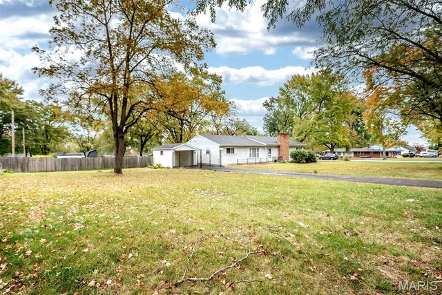 $200,000 | 311 Utz Lane, Hazelwood, MO 63042