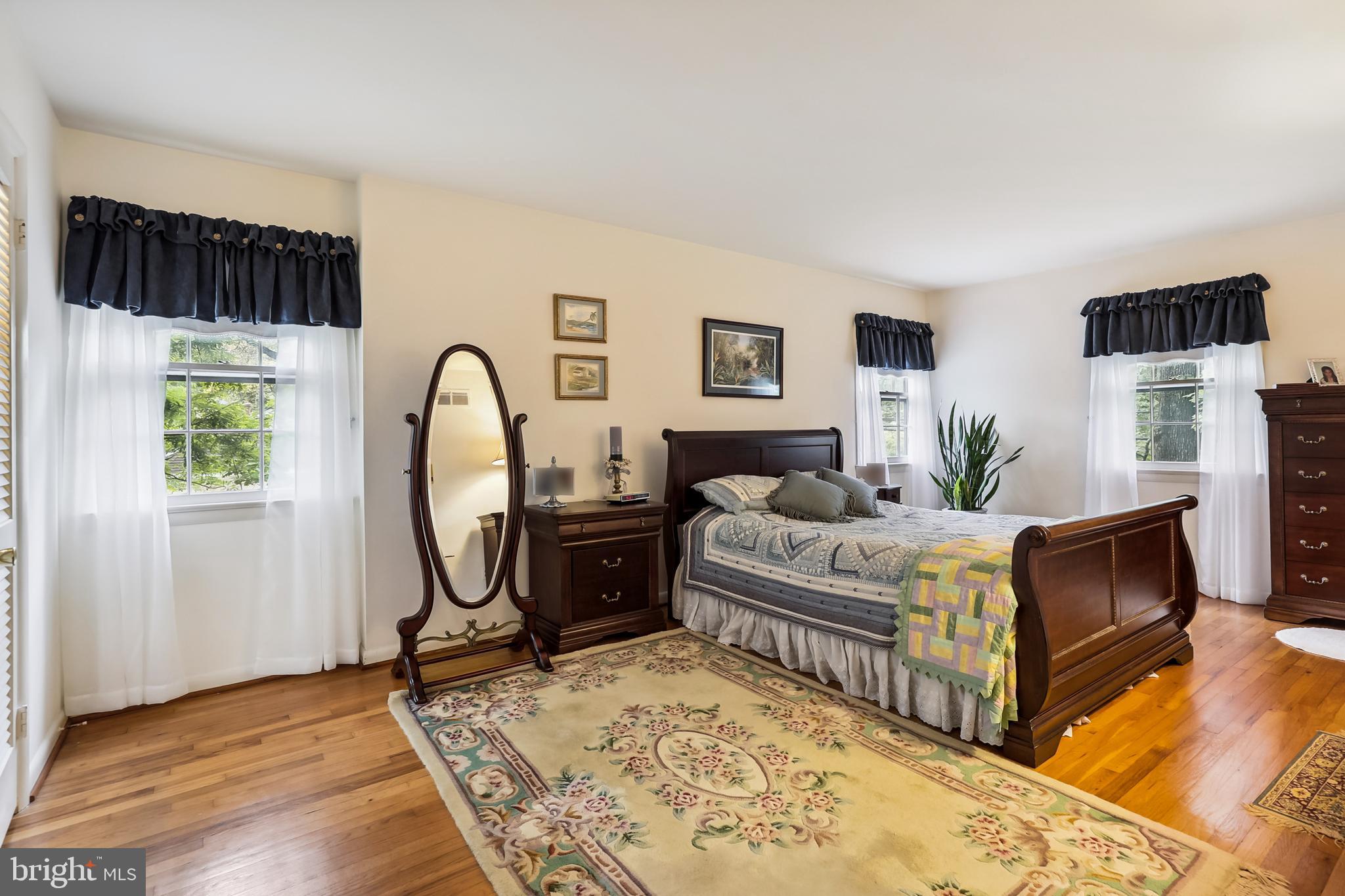 9303 Fernwood Road Bethesda, MD 20817 - Photo 8 of 14 huge master bedroom