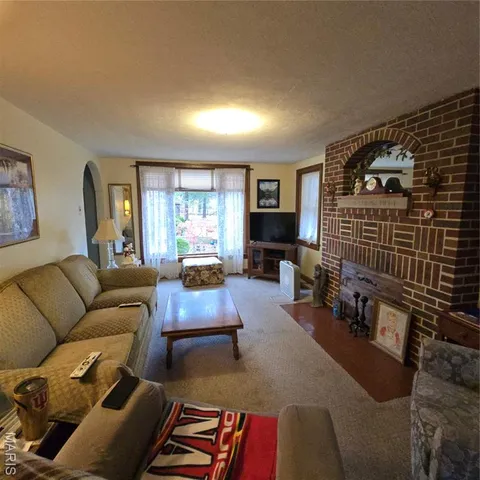 $199,999 | 1833 Opeechee Beach Road, Pacific, MO 63069