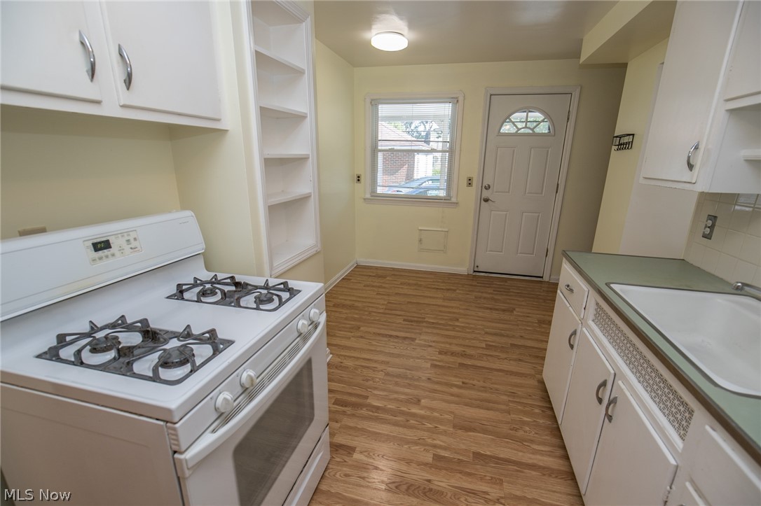 7441 Pearl Road Cleveland, OH 44130 - Photo 16 of 34
