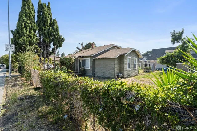 $1,898,888 | 2340 Cooley Avenue, East Palo Alto, CA 94303