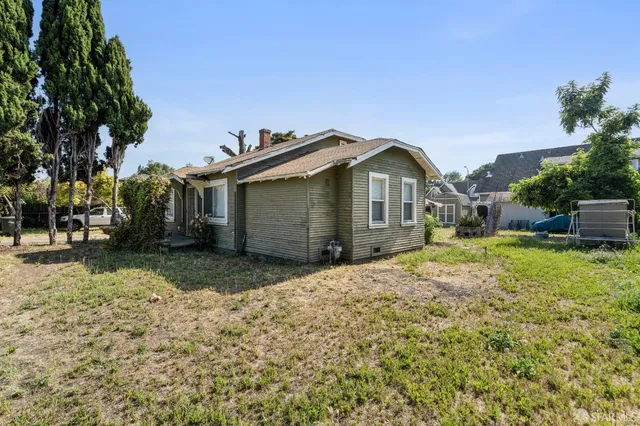 $1,898,888 | 2340 Cooley Avenue, East Palo Alto, CA 94303
