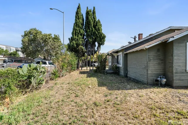 $1,898,888 | 2340 Cooley Avenue, East Palo Alto, CA 94303