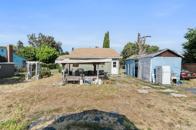 $1,898,888 | 2340 Cooley Avenue, East Palo Alto, CA 94303