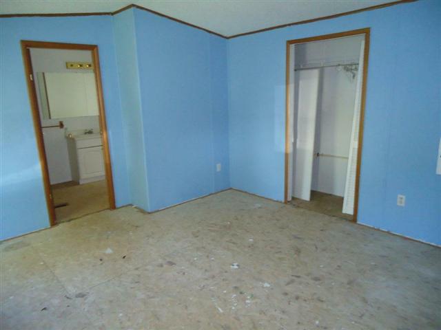 2004 Goetze Road Applegate, MI 48401 - Photo 6 of 9 31064510-5.JPG