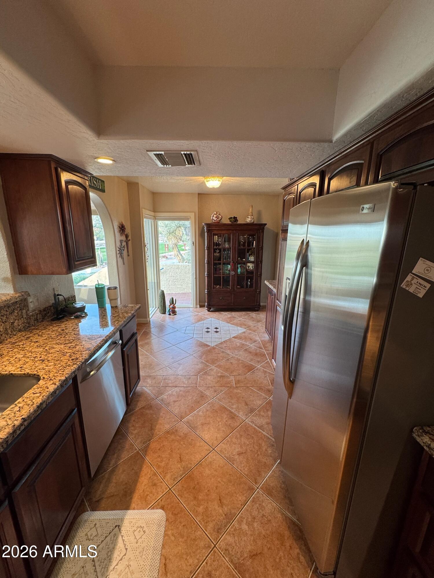 6123 South Kings Ranch Road Gold Canyon, AZ 85118 - Photo 11 of 42 Kitchen 2