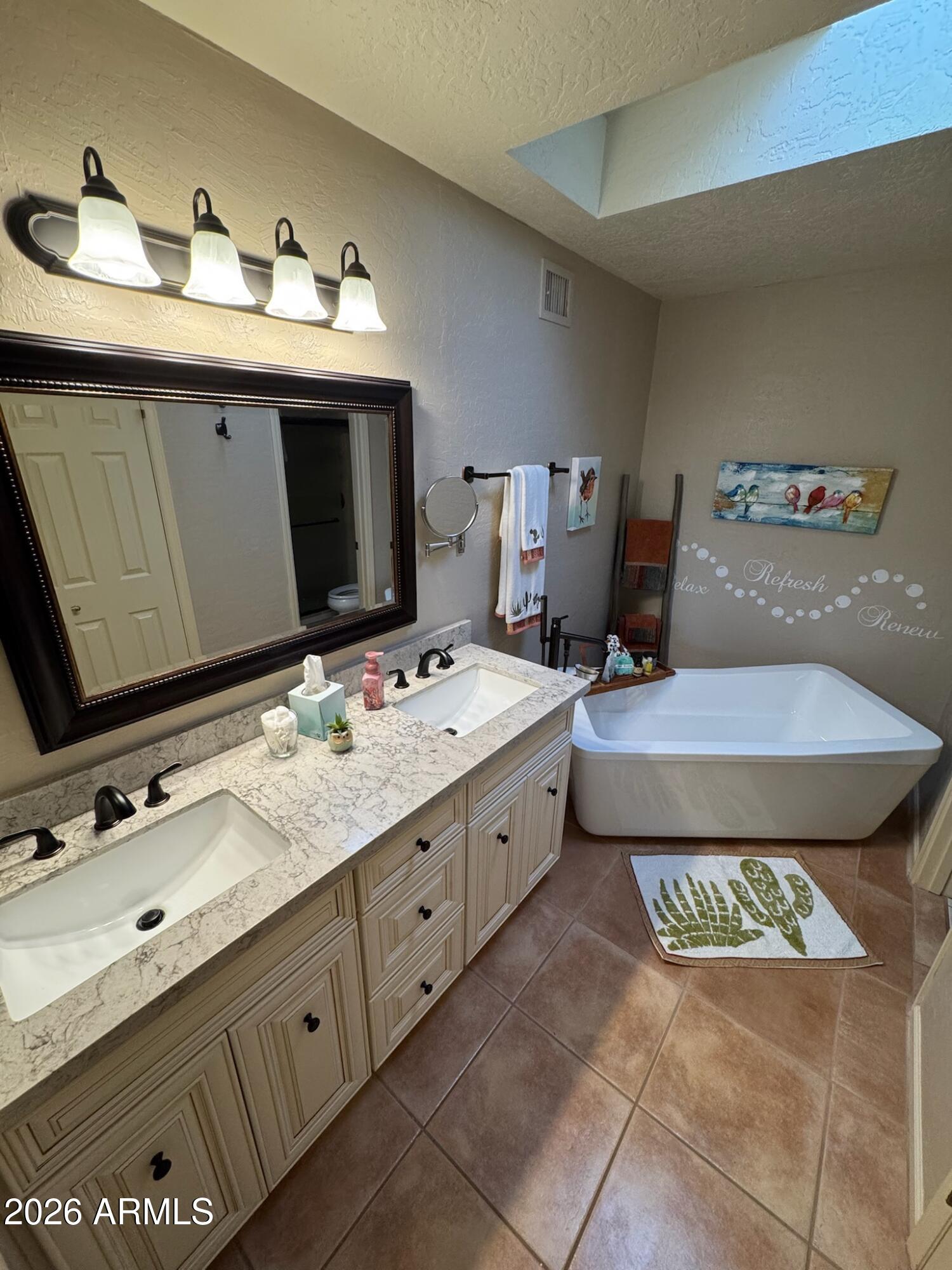 6123 South Kings Ranch Road Gold Canyon, AZ 85118 - Photo 13 of 42 Master bath