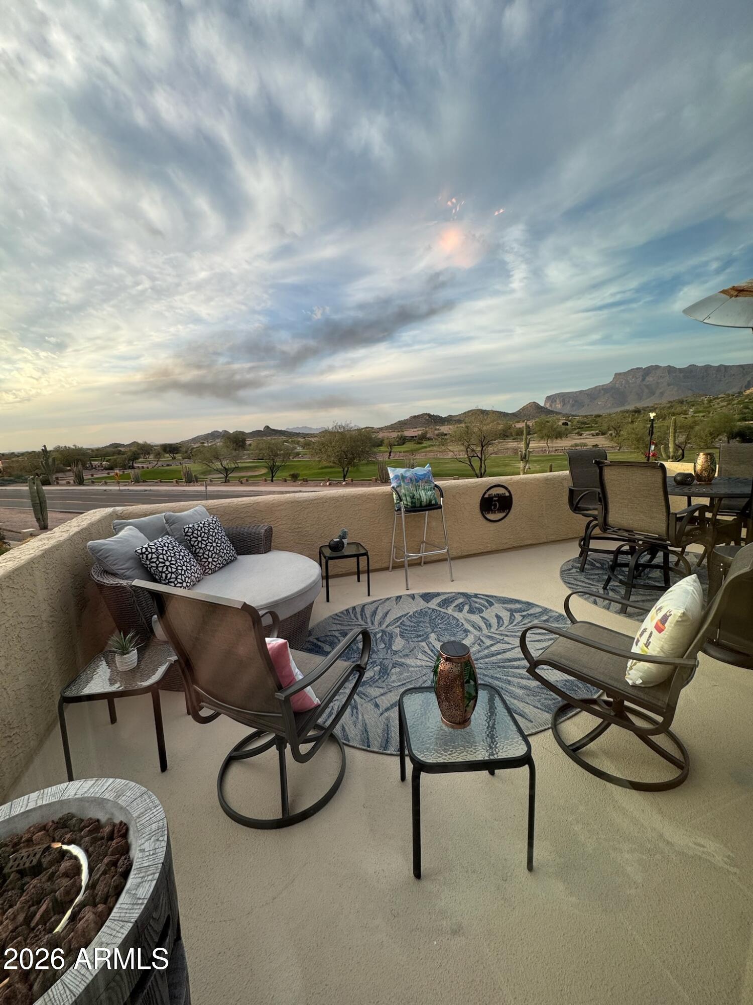 6123 South Kings Ranch Road Gold Canyon, AZ 85118 - Photo 18 of 42 Huge patio