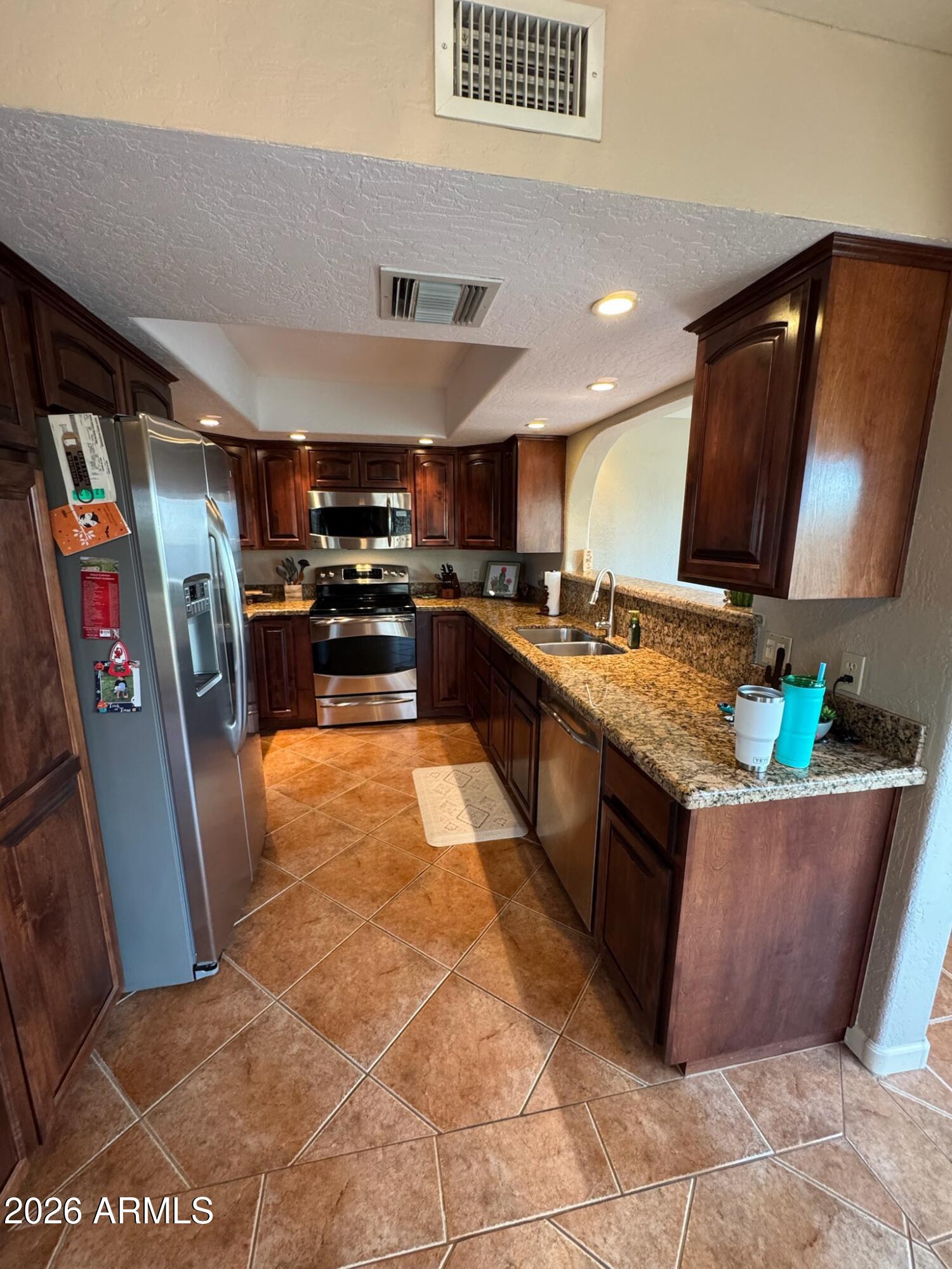 6123 South Kings Ranch Road Gold Canyon, AZ 85118 - Photo 8 of 42 Kitchen