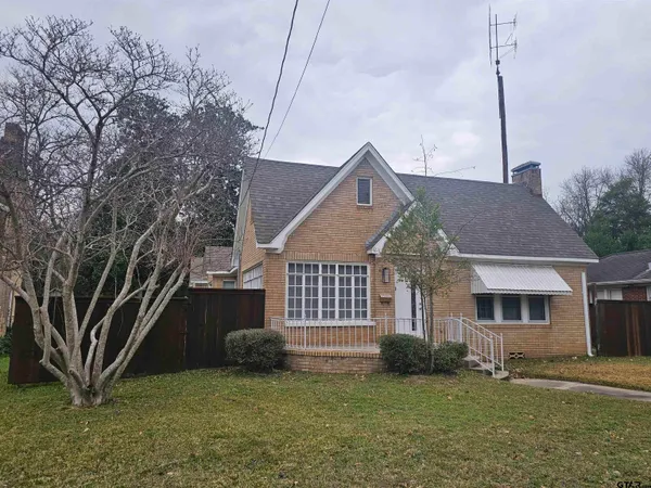 $215,000 | 959 North Marshall Street, Henderson, TX 75652