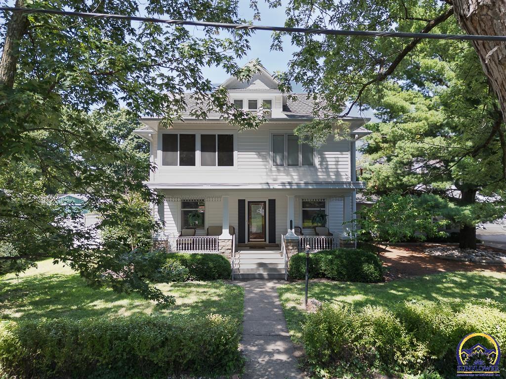 412 North Elm Street Perry, KS 66073 - Photo 1 of 56