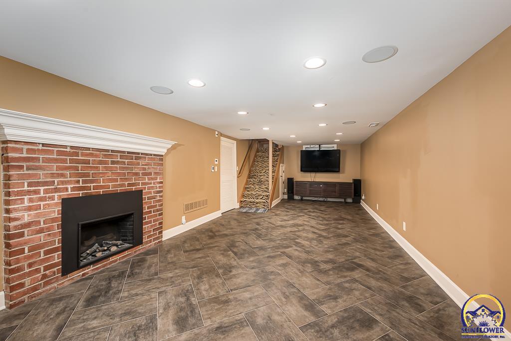 412 North Elm Street Perry, KS 66073 - Photo 15 of 56