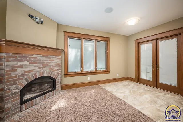 $799,950 | 412 North Elm Street, Perry, KS 66073