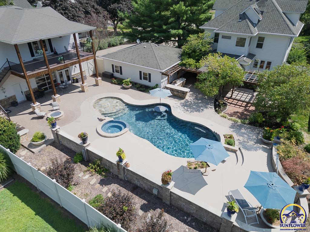 412 North Elm Street Perry, KS 66073 - Photo 2 of 56