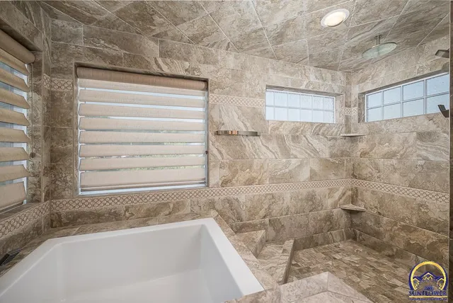 $799,950 | 412 North Elm Street, Perry, KS 66073