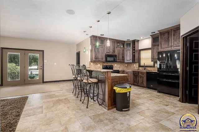 $799,950 | 412 North Elm Street, Perry, KS 66073