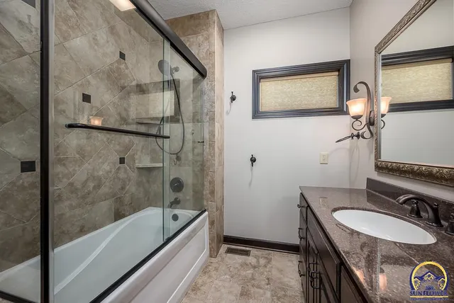 $799,950 | 412 North Elm Street, Perry, KS 66073