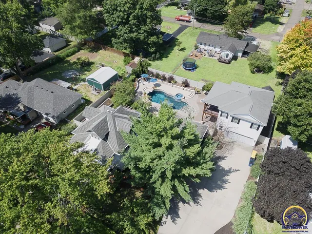 $799,950 | 412 North Elm Street, Perry, KS 66073