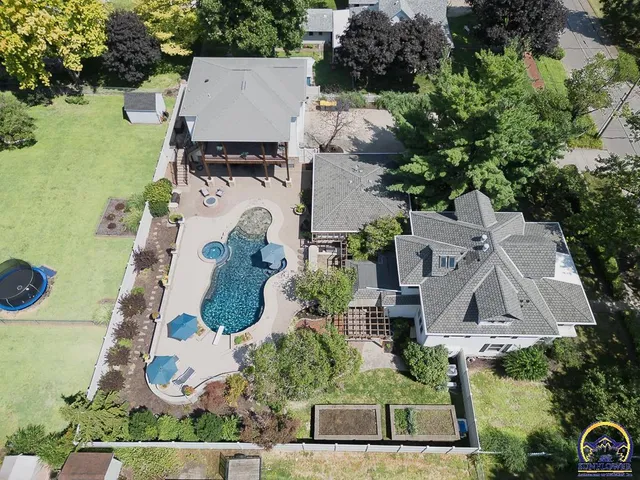 $799,950 | 412 North Elm Street, Perry, KS 66073