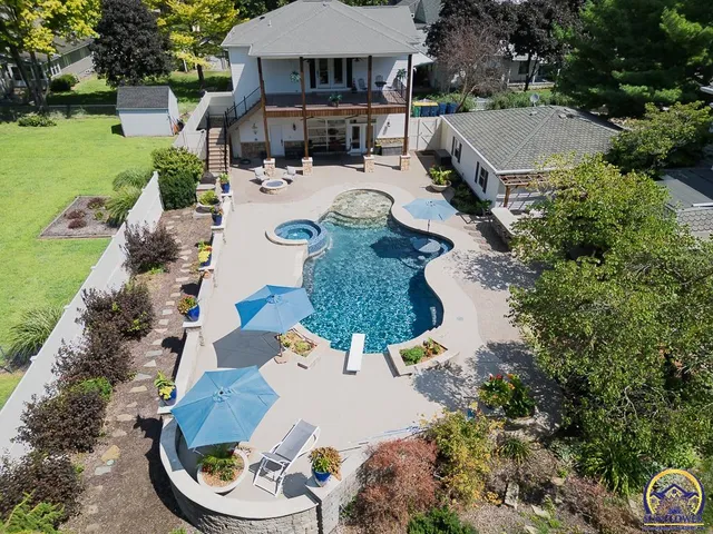 $799,950 | 412 North Elm Street, Perry, KS 66073