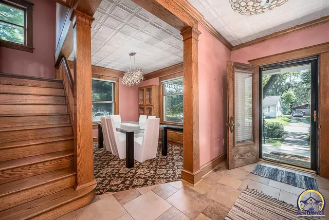 $799,950 | 412 North Elm Street, Perry, KS 66073