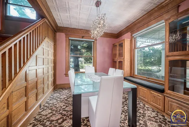 $799,950 | 412 North Elm Street, Perry, KS 66073