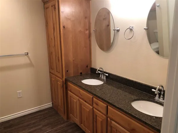 $1,895 | 315 Water Street, Whitesboro, TX 76273