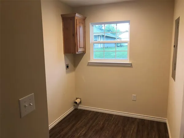 $1,895 | 315 Water Street, Whitesboro, TX 76273