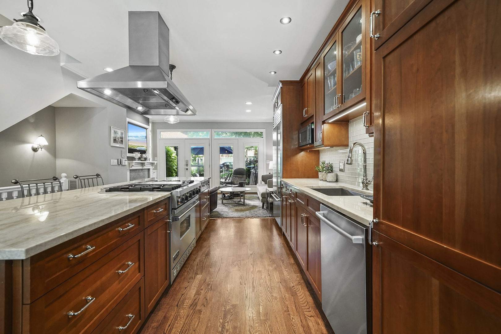 244 West Scott Street Chicago, IL 60610 - Photo 4 of 35
