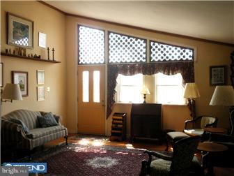 364 Springhouse Road King of Prussia, PA 19406 - Photo 3 of 12 Living Room
